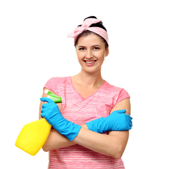 Jonge reiniger met spray op witte achtergrond - Foto, afbeelding