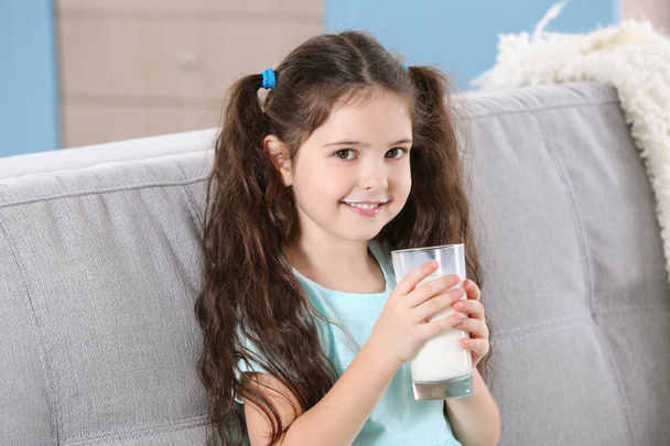 girl with glass of milk - Fotoğraf, Görsel