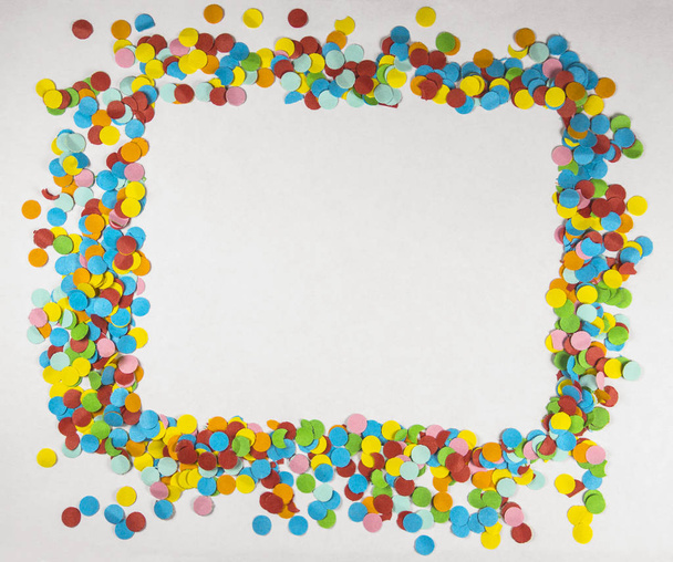 Marco circular de confeti
 - Foto, imagen