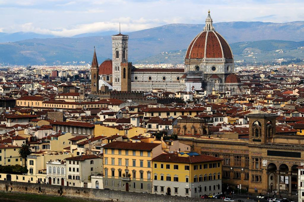 Duomo Santa Maria Del Fiore a reggel, a Piazzale Michelangelo, Firenze, Toscana, Olaszország - Fotó, kép