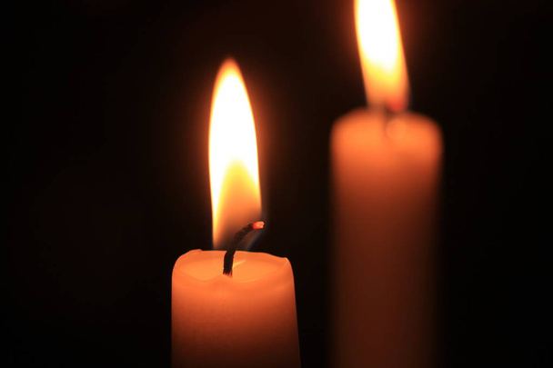 burning candle in the dark - Zdjęcie, obraz