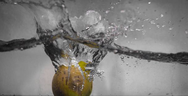Omena dip akvaario
 - Valokuva, kuva