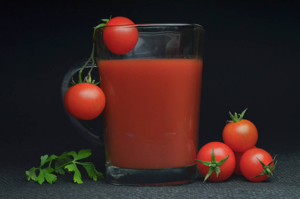 świeży sok pomidorowy - Zdjęcie, obraz