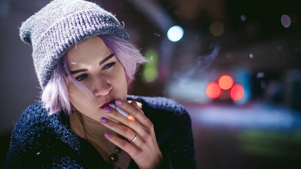 Portrait of a girl with a cigarette.  - Foto, Imagem