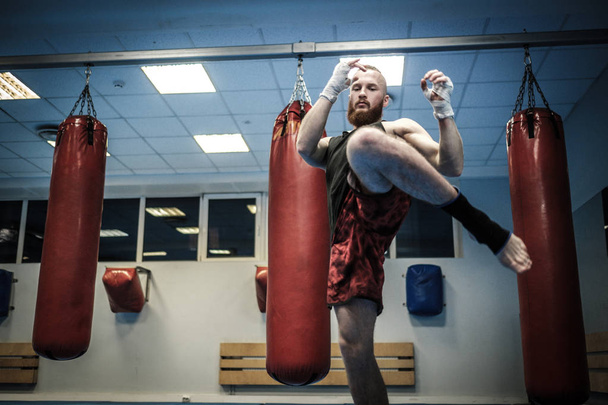 Fighter shadowboxing at gym - Foto, Imagem
