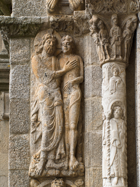 Adão e Eva românicos na Catedral de Compostela
 - Foto, Imagem