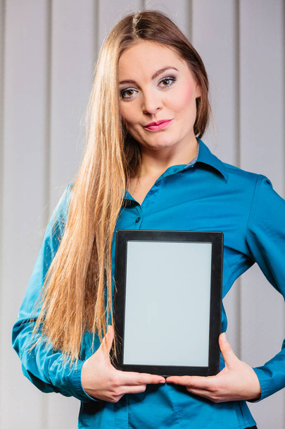 Young office worker hold tablet PC. - Foto, Imagen