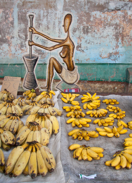 Plátanos en el mercado
 - Foto, Imagen