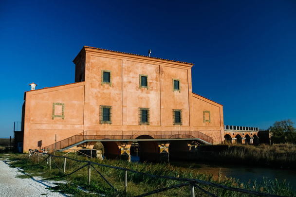 Casa Rossa Xima в Тоскане, Италия
 - Фото, изображение