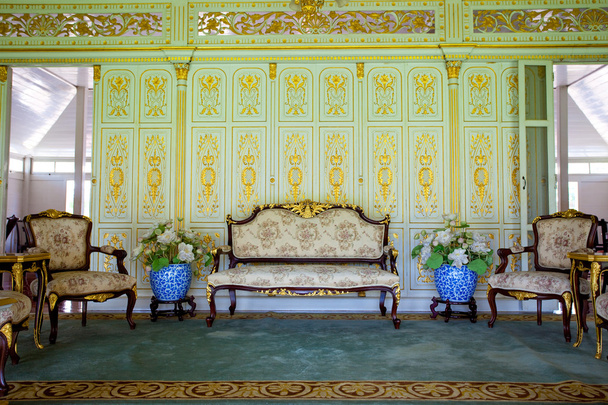 Mobiliário em palácio
 - Foto, Imagem