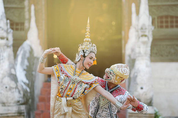 Hanuman y Suvannamaccha en tailandés el Ramayana épico
 - Foto, imagen