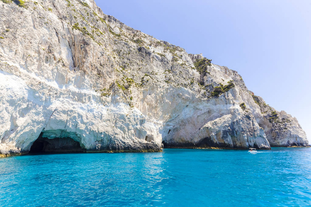 Cuevas marinas en Zakynthos
 - Foto, Imagen