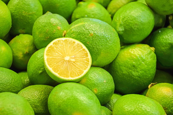 tranche de citron vert frais, gros plan
 - Photo, image
