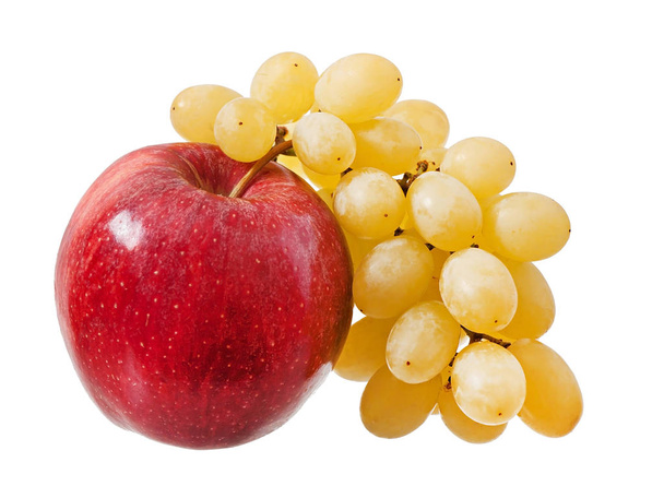 Elma ve üzüm beyaz arka plan üzerinde izole - Fotoğraf, Görsel