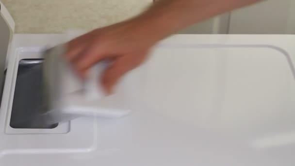 czyszczenie pułapkę szarpie domu suszarka - Materiał filmowy, wideo