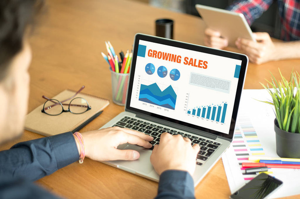 screen with GROWING SALES title - Foto, Imagem