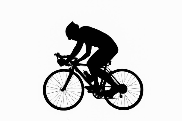 Αρσενικό ποδηλάτης ιππασίας isoated σε λευκό φόντο. χρήση αποκοπής  - Φωτογραφία, εικόνα