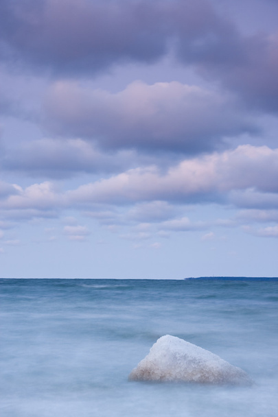 Крижаний камінь у морі
 - Фото, зображення