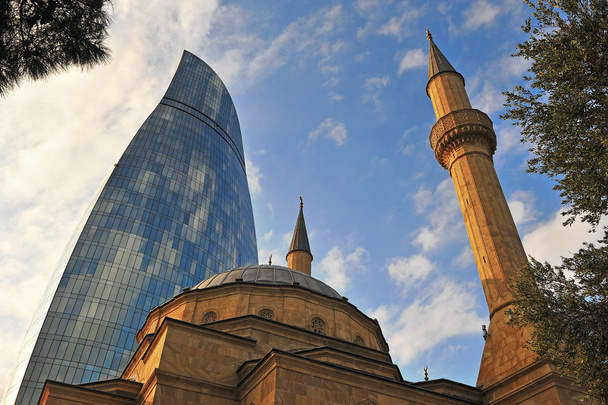 Şehitler Camii ve alev Kulesi - Fotoğraf, Görsel