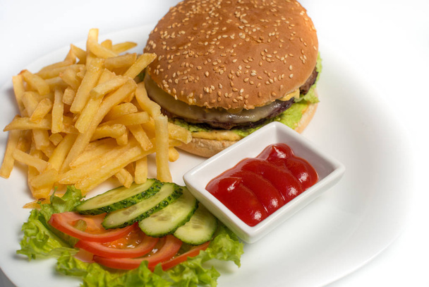 Гамбургер с картошкой фри на белом фоне
 - Фото, изображение