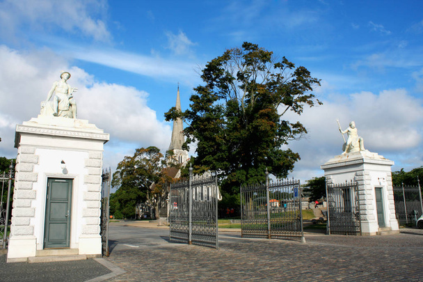 Ворота рядом с фонтаном Гефион в Копенгагене. Дания
 - Фото, изображение