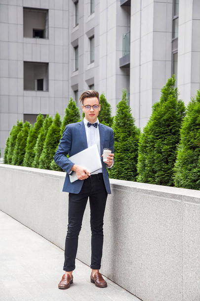 Businessman with casual style in the city. - 写真・画像