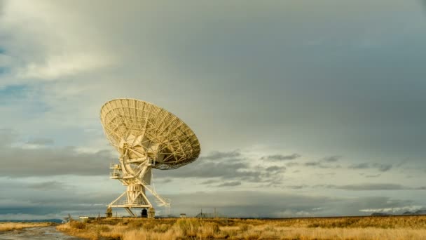Ράδιο τηλεσκόπιο αναζητήσεις ουρανό - Πλάνα, βίντεο