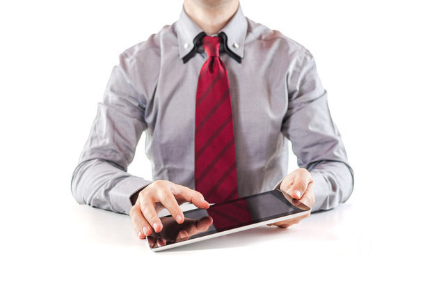 junger Geschäftsmann mit digitalem PC-Tablet - Foto, Bild
