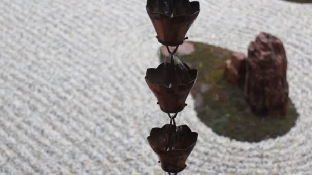Prší palic z vintage vody hřbetu - Záběry, video