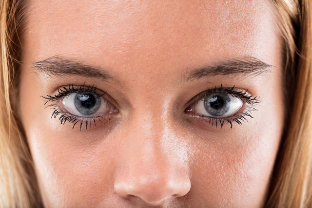 підліток аґар чудові очі крупним планом
 - Фото, зображення