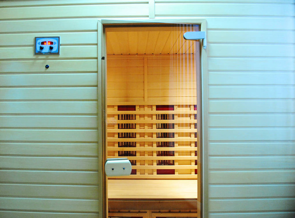 De infrarood sauna aan gezondheid en schoonheid - Foto, afbeelding