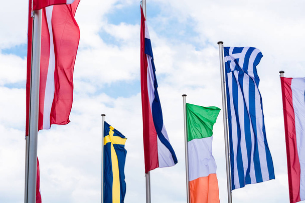 Európai országok zászlók ellen, blue sky   - Fotó, kép