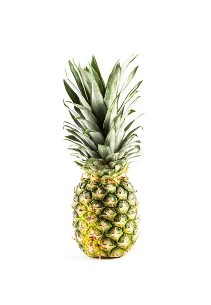 Ripe fresh pineapple isolated on white background - Foto, afbeelding