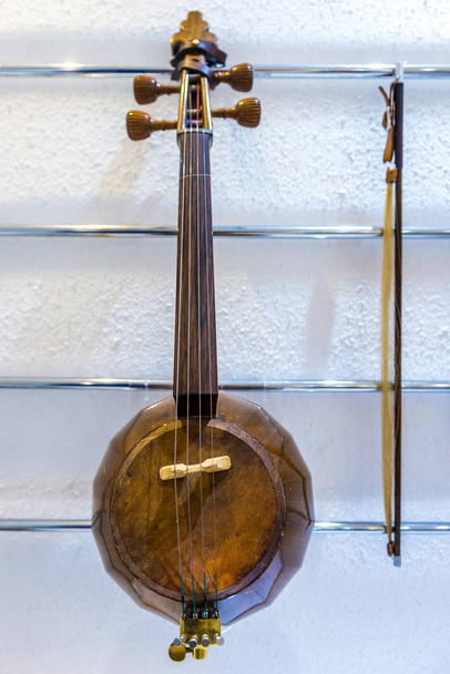 Instrumento de música iraní
 - Foto, imagen
