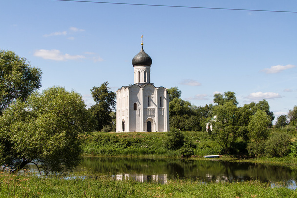 Kerk van de voorbede op de rivier nerl - Foto, afbeelding