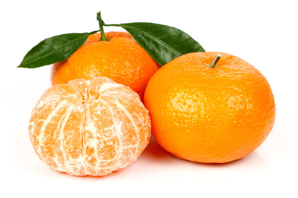 mandarine fraîche aux feuilles
 - Photo, image