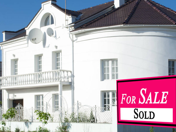 Maison vendue à vendre signe immobilier
 - Photo, image