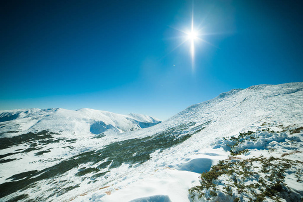 Inverno vista montanha
 - Foto, Imagem