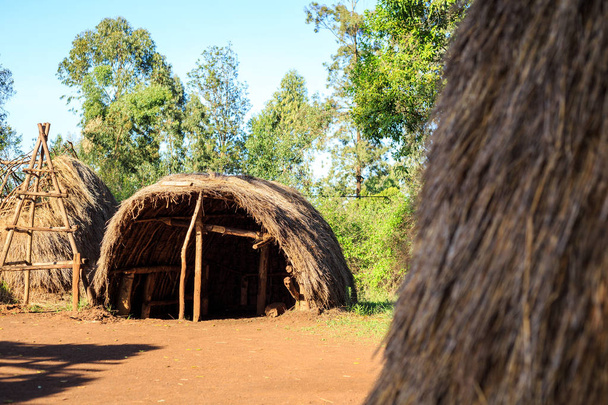 Perinteinen heimojen mökki Kenian kansan
 - Valokuva, kuva