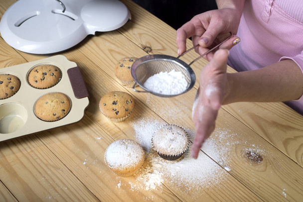 leckere Muffins mit Koch - Foto, Bild