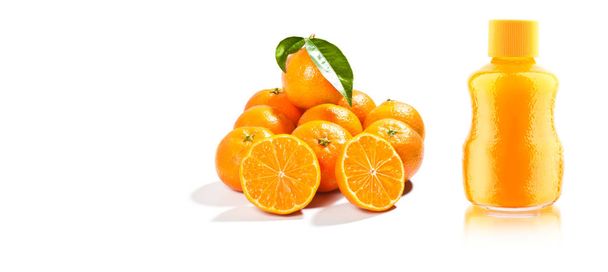 fresh mandarins with leafes - Photo, Image