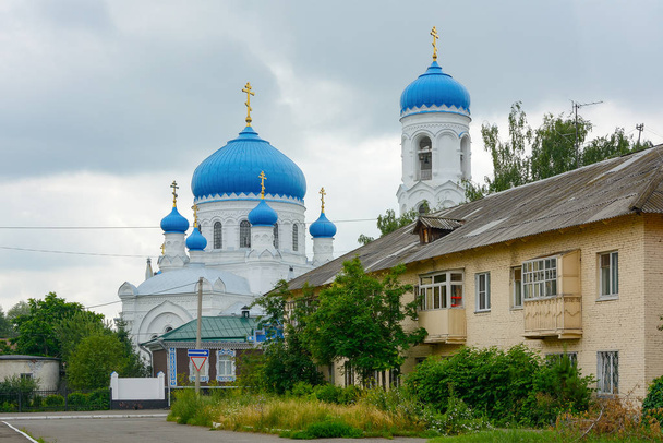 Biejsk, kathedraal van de veronderstelling van de Heilige Maagd Maria - Foto, afbeelding