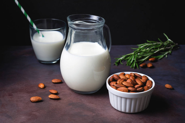 Homemade almond milk - Fotoğraf, Görsel