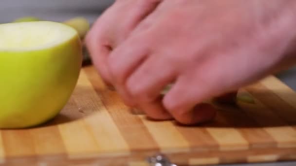 Creating a bowl for hookah on the basis of apple - Felvétel, videó