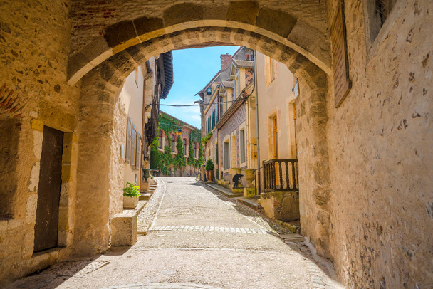 Narrow street in the old town Bourbon Lancy, France - Photo, image