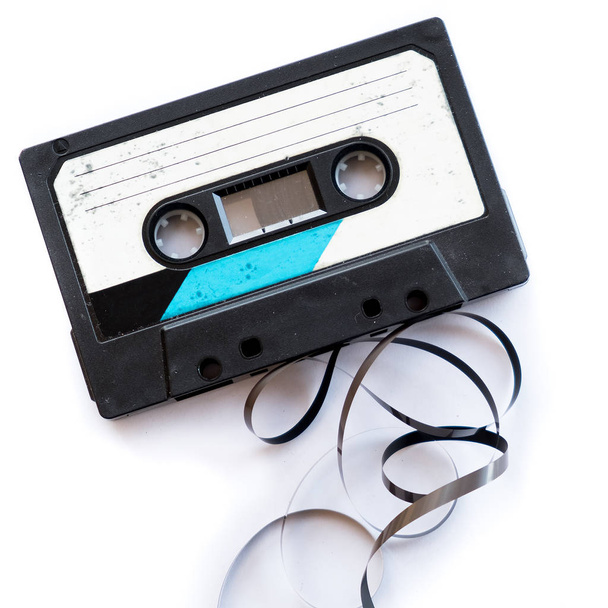 etiqueta en blanco cinta de audio desplegado aislado lista de reproducción blanca
 - Foto, Imagen