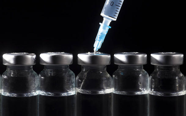 Glass Medicine Vials and Syringe - Foto, Imagen