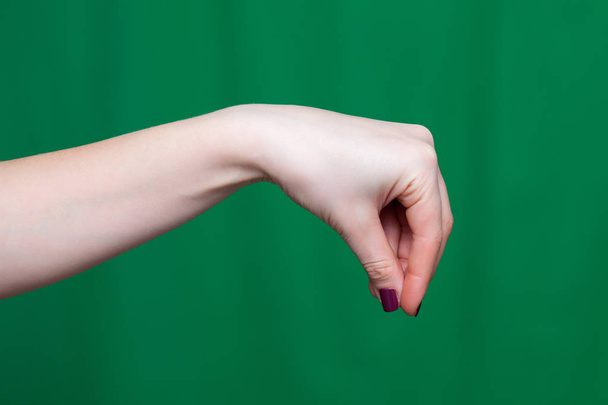 Рука Жіночі пальці тримаються
 - Фото, зображення