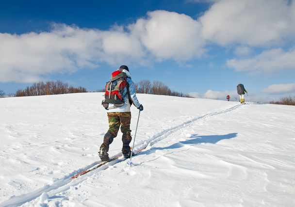 σκι πεζοπόρος στο χειμερινό βουνό - Φωτογραφία, εικόνα