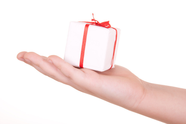 Box with gift in palm - Фото, зображення